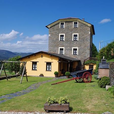 Penzion Casa De Aldea El Conceyu Navia Exteriér fotografie