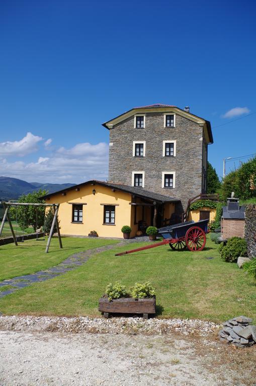 Penzion Casa De Aldea El Conceyu Navia Exteriér fotografie